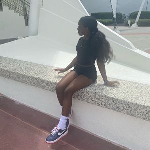 Meet your Posher, Elizabeth